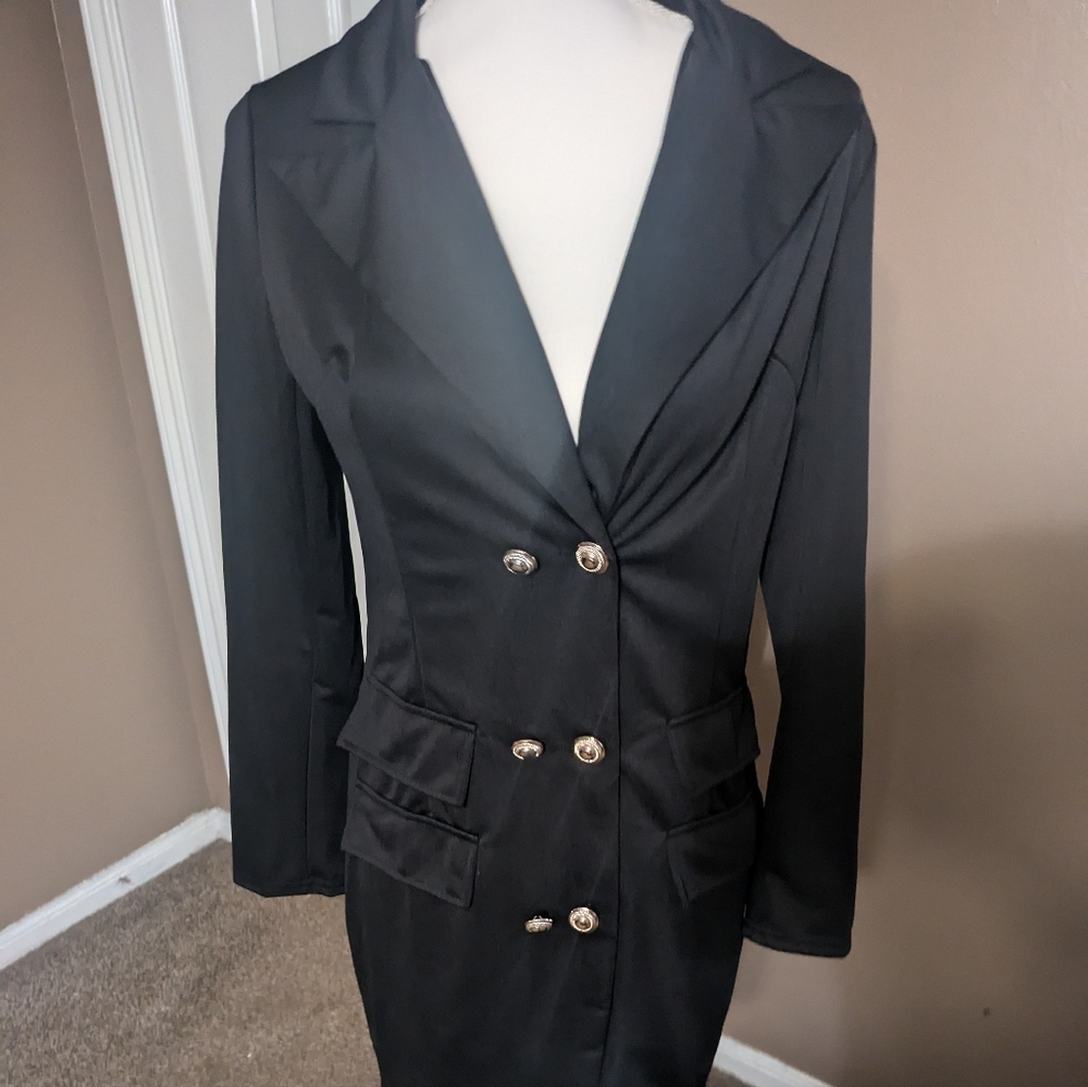 Ladies Blazers Size LG fits more like a medium